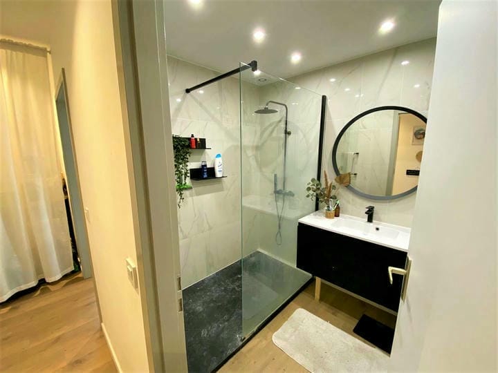 Villa de plain-pied avec garage  - Photo 9