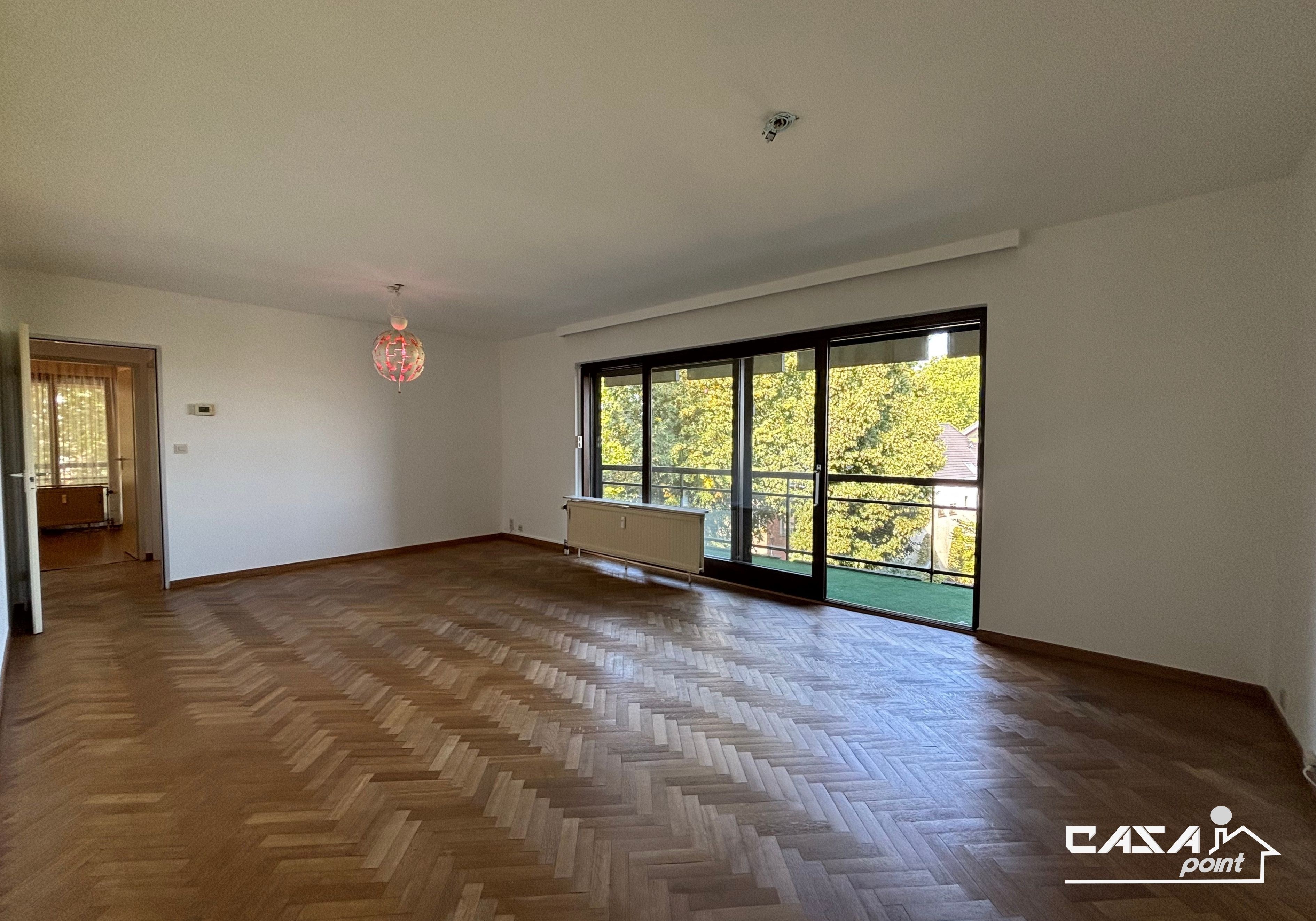 Appartement 3 chambres avec double terrasse avec garage fermé au sous-sol